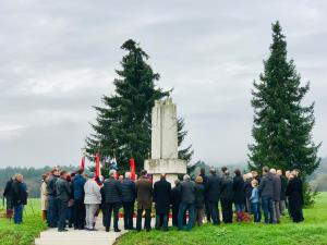 45472862_271555646831690_5757985366363602944_n