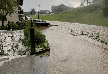 Ko se 'utrga' oblak (foto: M. A. Korošec)